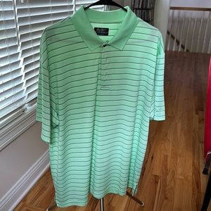 Men’s Ben Hogan XL golf shirt. Mint green in like new condition.